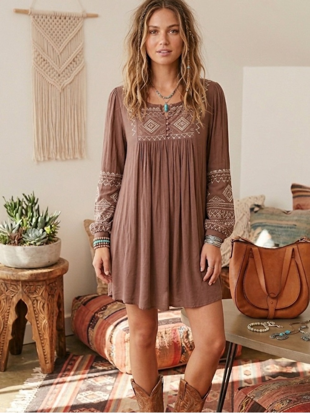 MONORENO- Beautifully Embroidered Bohemian Peasant Dress